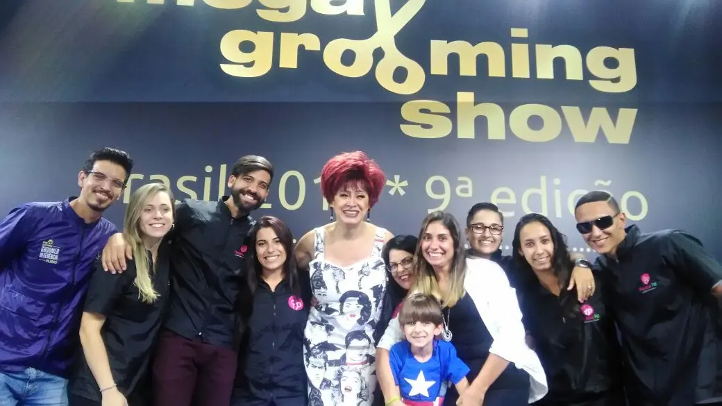 Paulo Roberto com a equipe da Personal Pet Escola no Mega Grooming Show Brasil